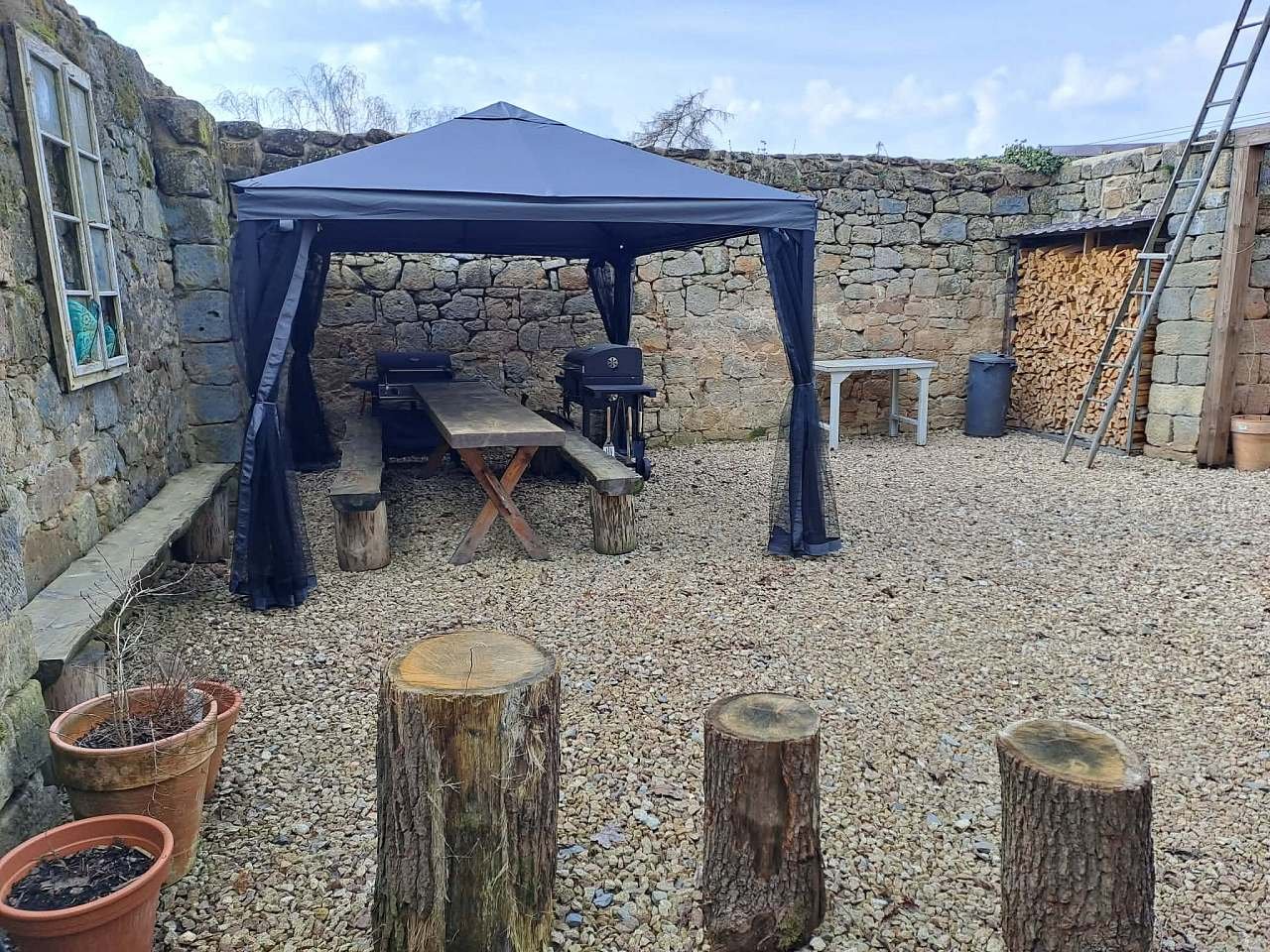 posezeni-u-grilu-4cd4-4517-1142837